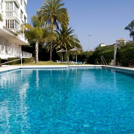 Luxury 1 Bedroom Next To The Casino Apartment