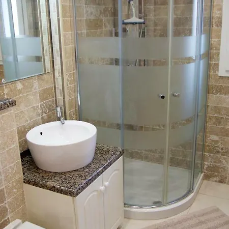Apartment Luxury 1 Bedroom Next To The Casino *